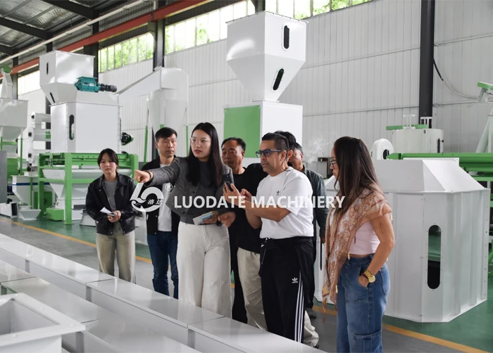 Clientes colombianos visitan LUODATE para la inspecci&oacute;n de aceptaci&oacute;n de equipos de alimentaci&oacute;n